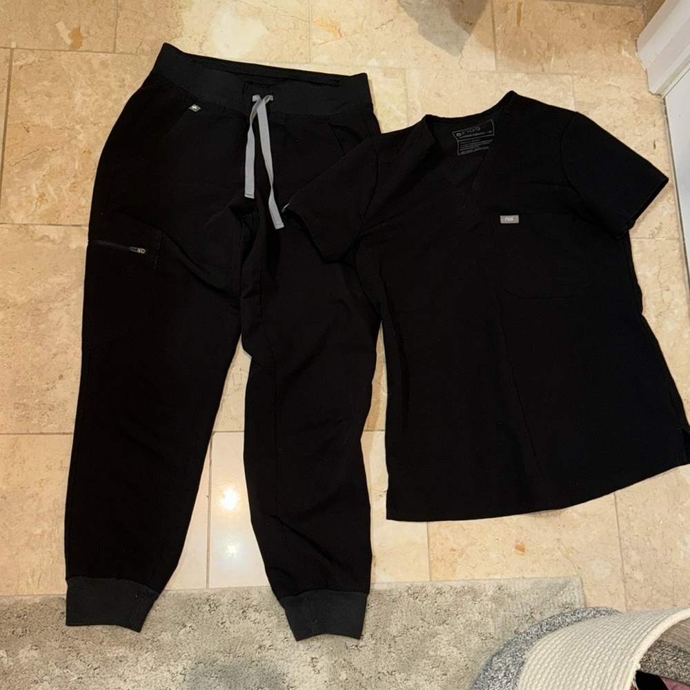 SCRUBS! Black extra small new condition figs set